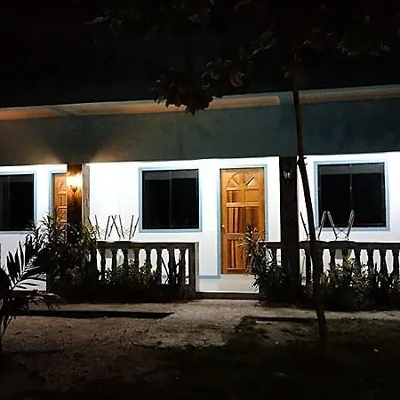 Elen Inn - Malapascua Island Air-Conditioned Room2